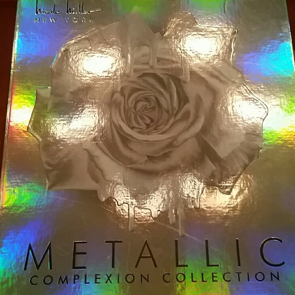 Nicole Miller Metallic completion collection - Picture 1 of 3